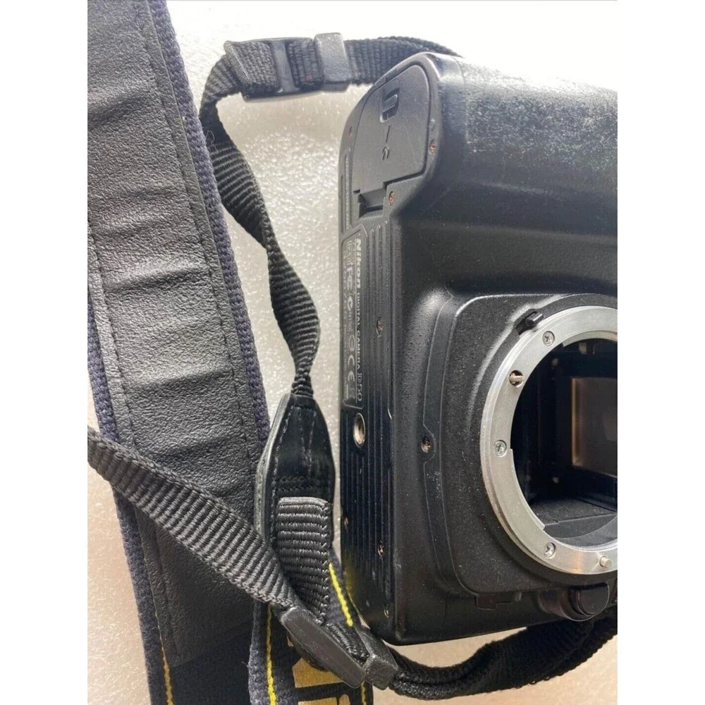 Nikon D50 6.1 MP Digital SLR Camera - Silver (Body Only)